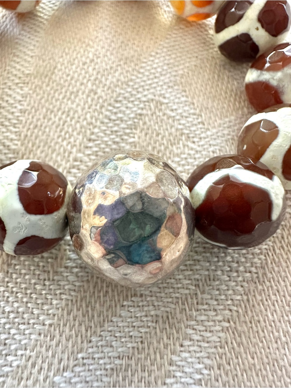 Chunky Agate-Look Faceted Bead Stretch Bracelet Hammered Silver Tone Boho - Picture 3 of 8
